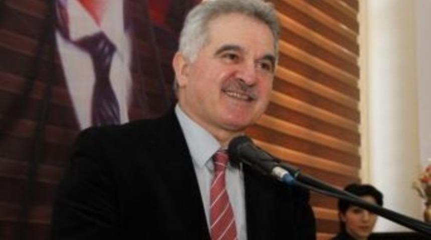 Rekt&ouml;r Elmas, &lsquo;kaos, Karmaşıklık Ve Liderlik&rsquo; Sempozyumuna Katıldı