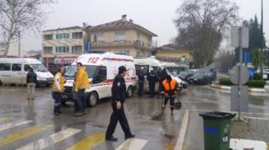 Sakarya&rsquo;da Trafik Kazası: 2 Yaralı