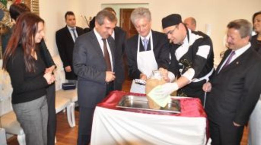 W&ouml;lfer: T&uuml;rklerin 50 Yıl &Ouml;nce Bir Ka&ccedil; Yıl &Ccedil;alışıp D&ouml;necekleri D&uuml;ş&uuml;n&uuml;lm&uuml;şt&uuml;