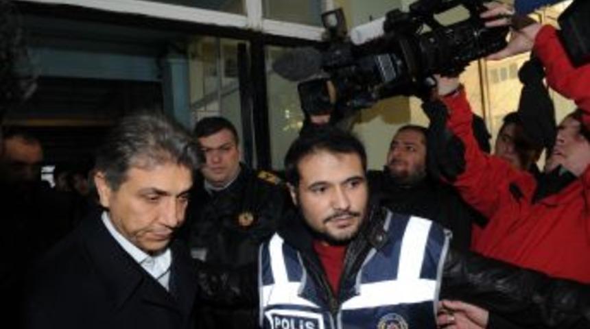 G&ouml;zaltına Alınanlar Sağlık Kontrol&uuml;nden Ge&ccedil;ti