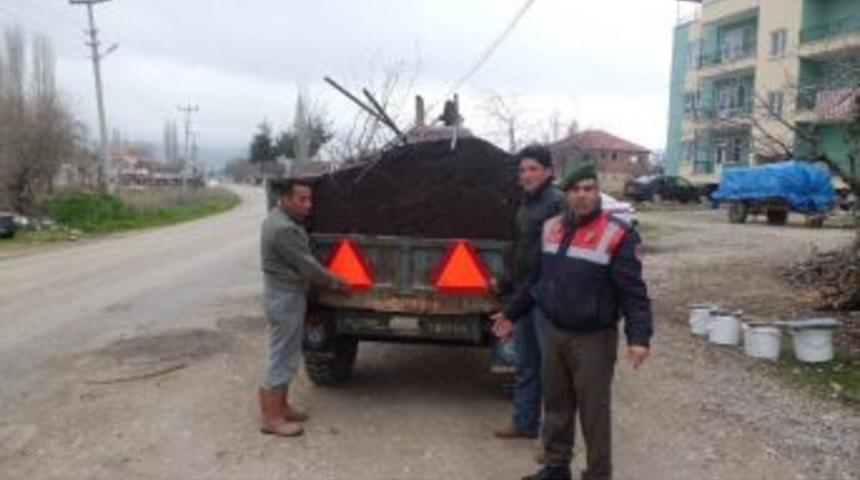 Korkuteli Jandarmadan Trakt&ouml;r S&uuml;r&uuml;c&uuml;lerine Reflekt&ouml;r Uyarısı
