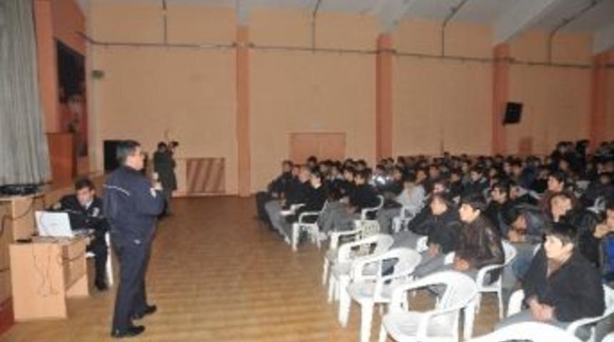 &Ouml;ğrenciler Trafikte Bilin&ccedil;lendirildi