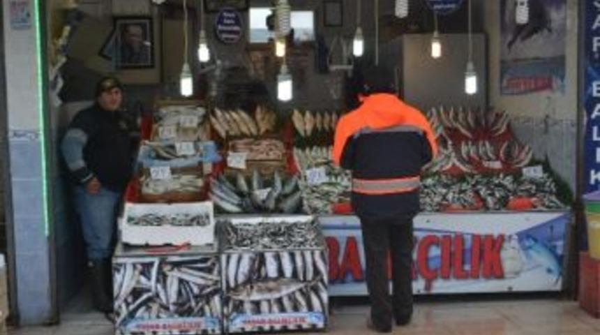 Vatandaş Pazardan Eli Boş D&ouml;n&uuml;yor