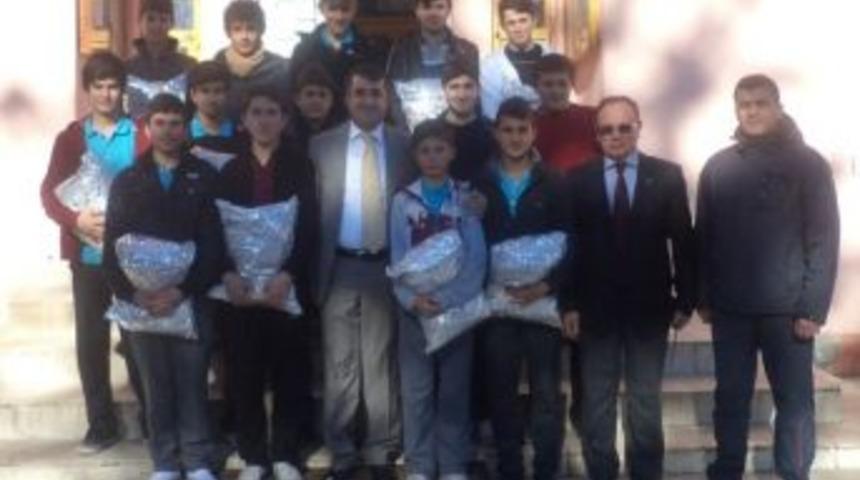 Kaymakam &Ccedil;ınar, Voleybolcuları &Ouml;d&uuml;llendirdi