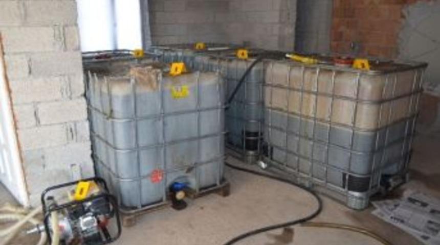 Erdemli'de Ka&ccedil;ak Mazot Operasyonu