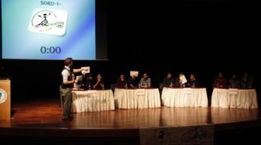 Pa&uuml;&rsquo;deki Bilgi Yarışması Şampiyonu Artemis Oldu