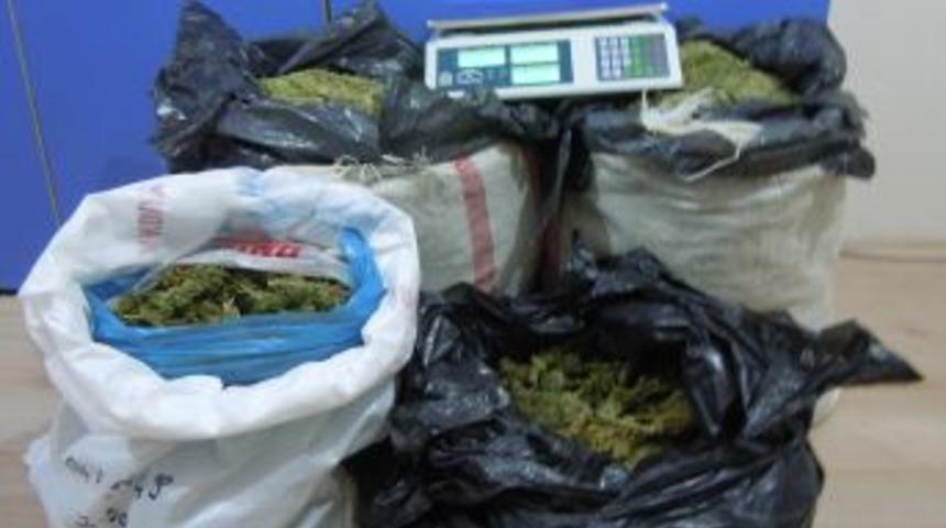 Ağrı'da 28 Kilogram 750 Gram Esrar Maddesi Ele Ge&ccedil;irildi