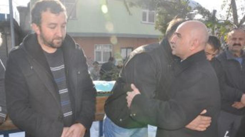 Dr.Erdoğan Akkuş ailesinin acı g&uuml;n&uuml;nde yanında oldu