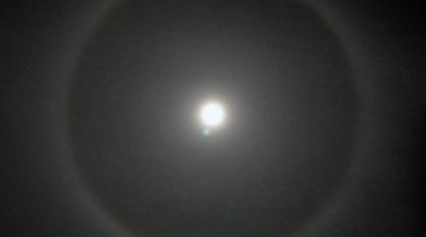 Ay'ın etrafında oluşan hale Didimlileri mest etti