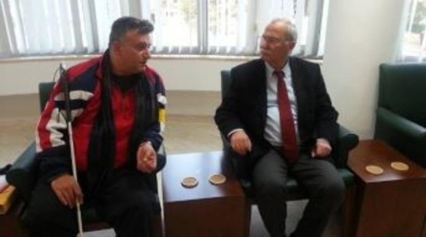 Başkan Akova&rsquo;ya Anlamlı Ziyaret