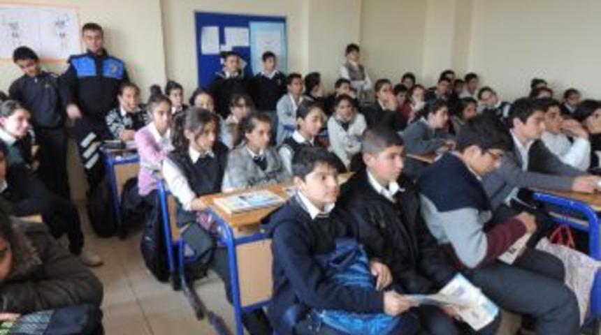 Liselilere Madde Bağımlığının Zararları Anlatıldı