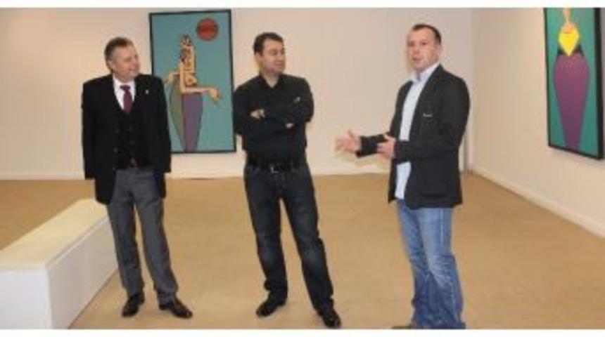 Gen&ccedil; Ressam Vedat &Ouml;zcan'ı Sergi A&ccedil;tı