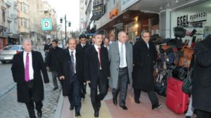 Başkan Erg&uuml;n Adaylarla Bir Araya Geldi