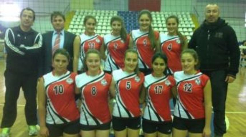 Ayvalık&rsquo;ta Filenin Sultanları Rakip Tanımıyor