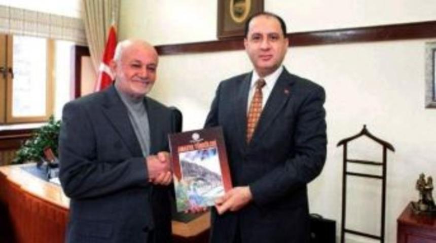 Amasya&rsquo;nın T&uuml;rk&uuml;lerini Yazdı