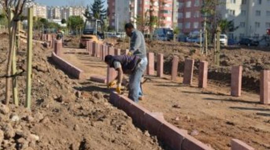 Konyaaltı 23 Nisan Parkı&rsquo;na 115 Ağa&ccedil; Dikildi