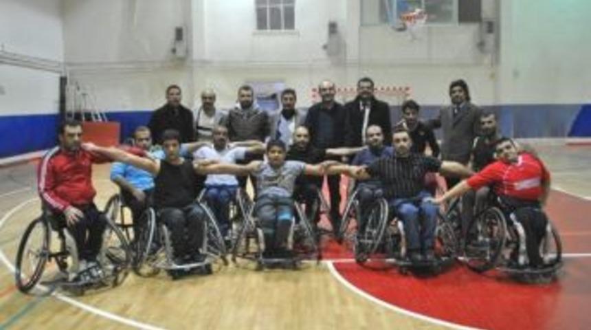 Engelli Basket&ccedil;iler &Ouml;d&uuml;llendirildi