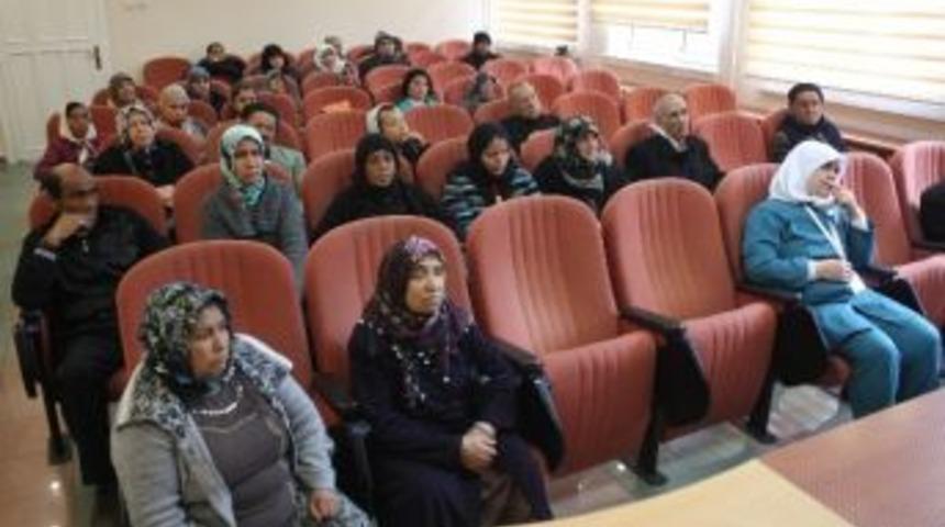 Diyaliz Hastaları Bilgilendirildi