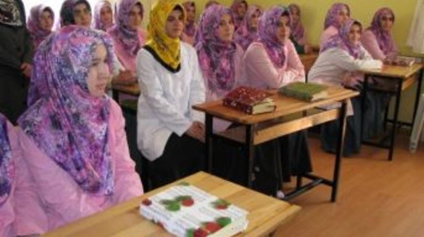 Sorgun&rsquo;da 5 Bin Kadın Kur&rsquo;an Kursuna Gidiyor