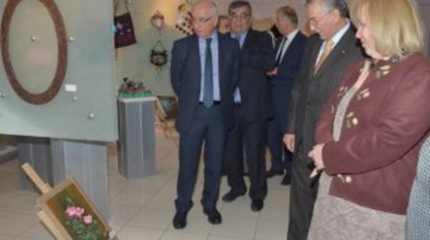 Esog&uuml;&rsquo;de Uğraş Tedavisi El &Uuml;r&uuml;nleri Sergisi A&ccedil;ıldı