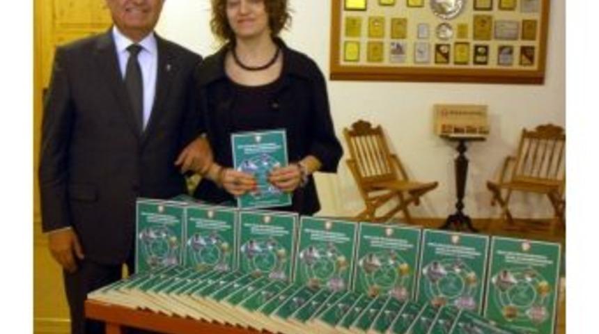 Şahidi Hazretlerinin Şiirleri Ve A&ccedil;ıklamaları Kitabının Tanıtımı Yapıldı