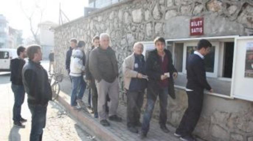 İneg&ouml;lspor Timsah Avında