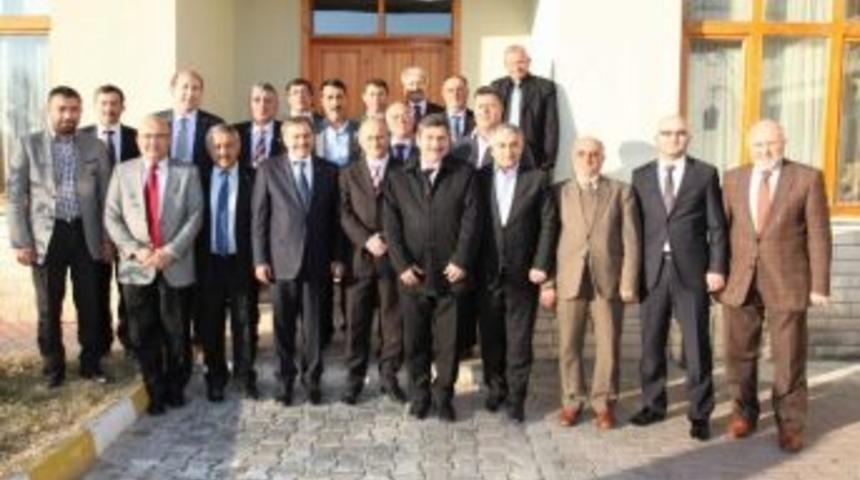 Bakan Eroğlu Ak Parti Afyonkarahisar Teşkilatını Kabul Etti