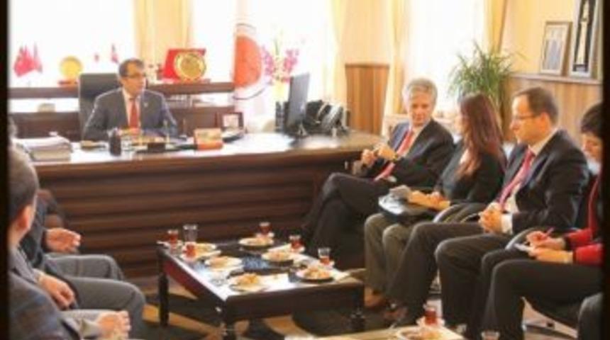 Avusturya'nın Ankara B&uuml;y&uuml;kel&ccedil;isi W&ouml;lfer Bozok &Uuml;niversitesini Ziyaret Etti