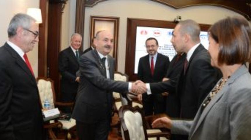 Sağlık Bakanı M&uuml;ezzinoğlu: Sağlıklı Yaşamı K&uuml;lt&uuml;r Haline Getirmeliyiz