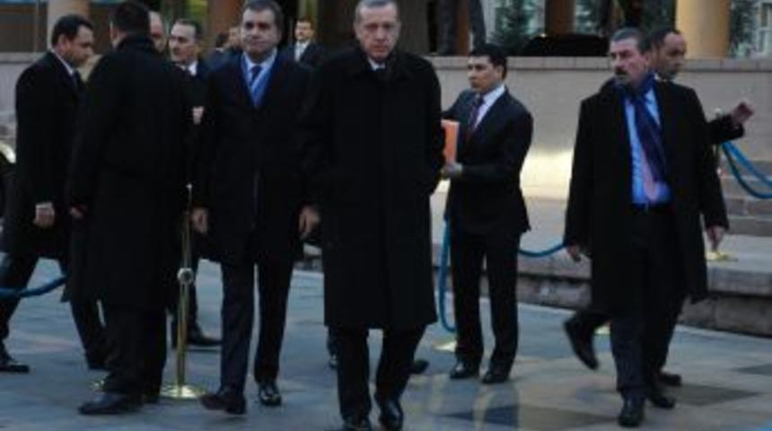 Erdoğan, Macaristan Başbakanı'nı Resmi T&ouml;renle Karşıladı