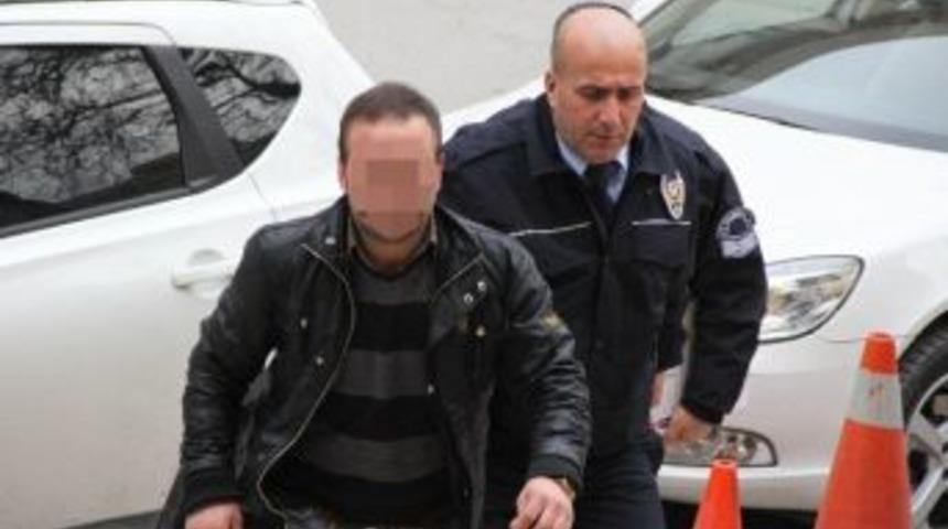 Tabancayla Yakalanan Gen&ccedil; G&ouml;zaltına Alındı