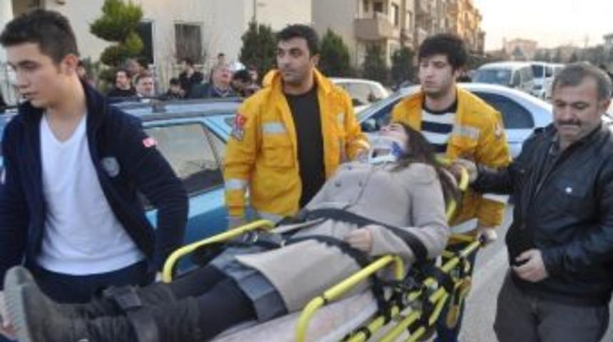 4 Aracın Karıştığı Zincirleme Kazada 2 Kişi Yaralandı