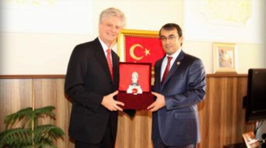 Avusturya B&uuml;y&uuml;kel&ccedil;isi W&ouml;lfer, Bozok &Uuml;niversitesi'ni Ziyaret Etti