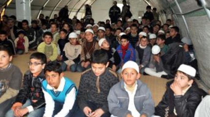 &Ccedil;adır Kenttin &Ccedil;ocukları Hafızlığa Merak Sardı