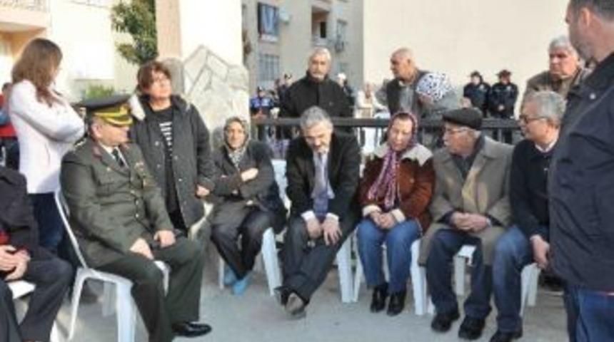 Şehit Pilotun Cenazesi Kuşadası&rsquo;na Getirildi