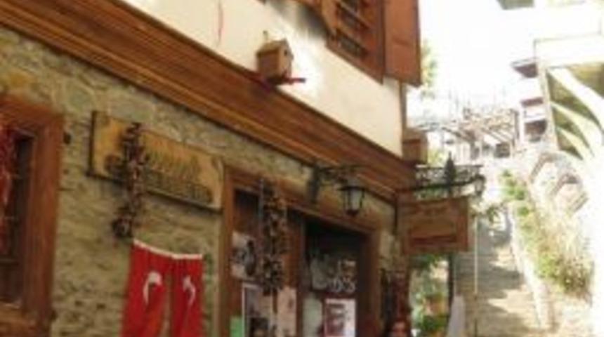 Tarihin İ&ccedil;inde Sessiz Bir Mola