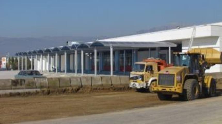 &Ouml;demiş Belediyesi Yeni Garaja Kolay Ulaşım İ&ccedil;in Kolları Sıvadı