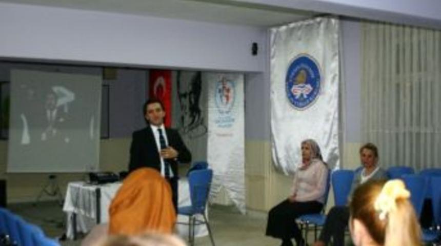 Gediz&rsquo;de Y&uuml;ksek&ouml;ğrenim &Ouml;ğrencilerine &ldquo;sosyal Medya Eğitim Semineri&rdquo; Verildi