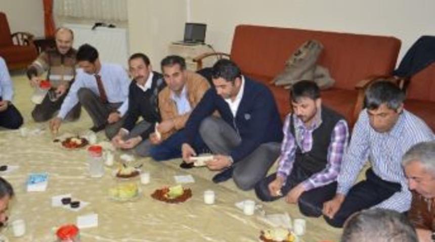 Sultan Alparslan Koleji&rsquo;nde Servis Şof&ouml;rleriyle &ldquo;&ccedil;iğ K&ouml;fteli&rdquo; Muhabbet