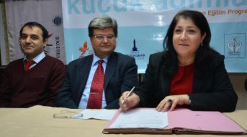 İzmir'de Down Sendromlu &Ccedil;ocukların Aileleri I&ccedil;in Proje Başlatıldı