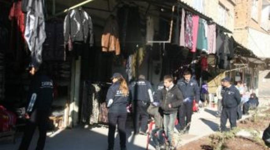 Kaldırımları İşgal Eden Esnafa G&ouml;z A&ccedil;tırılmıyor