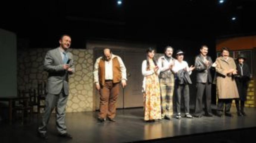 Eşrefpaşalılar, Hem G&uuml;ld&uuml;rd&uuml; Hem H&uuml;z&uuml;nlendirdi