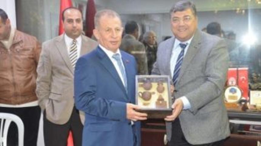 Chp'li H&uuml;seyin Aslan Bornova'da