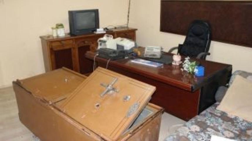 Hırsızlar Umduğunu Bulamadı