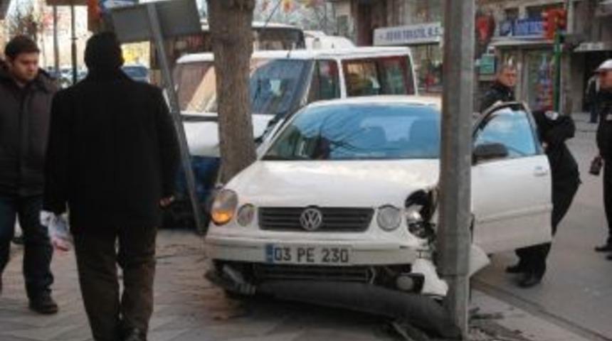 Eskişehir&rsquo;de Trafik Kazası: 3 Yaralı