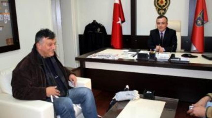 Trafik Kazalarına Dikkat &Ccedil;ekmek İ&ccedil;in G&ouml;rmeden Pedal &Ccedil;eviriyor