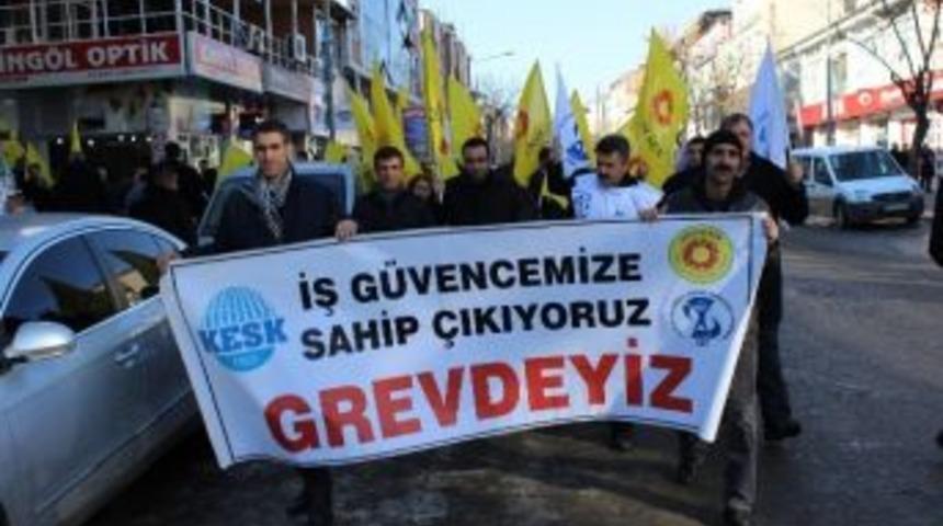 Kesk'e Bağlı Sendika &Uuml;yeleri 2014 B&uuml;t&ccedil;esini Protesto Etti