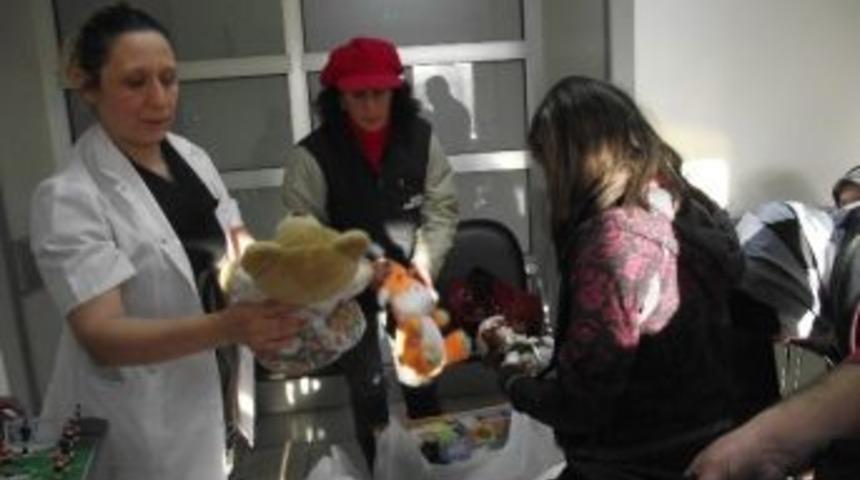 Bafra Umut Derneği L&ouml;semili &Ccedil;ocukları Sevindirdi