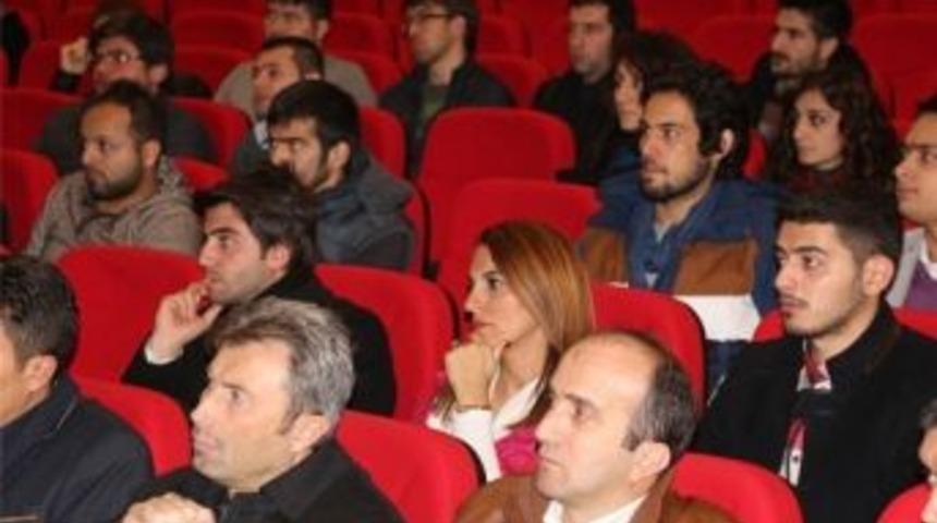 Rekt&ouml;r Orbay &Ouml;ğrenci Kul&uuml;pleriyle Buluştu