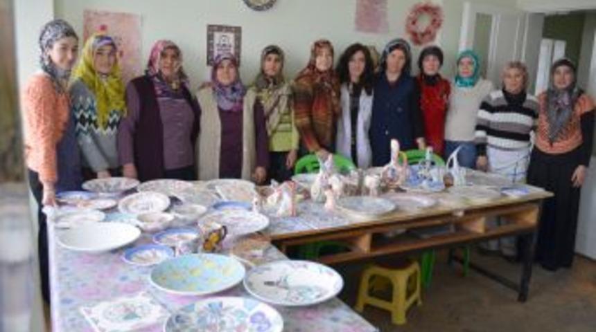 Sarıkaya&rsquo;da Ev Hanımları &Ccedil;ini Kursuyla Meslek &Ouml;ğreniyor